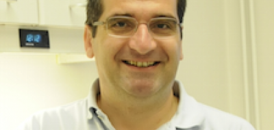 Teamet omkring specialtandlæge i kirurgi, implantater og paradentose, Lambros Kostopoulos
